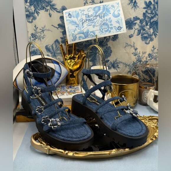 🆕 MARC JACOBS 🧿 NWOB The Daisy Denim Buckle Lug Sole Sandals, Sz 9M - Picture 2 of 14